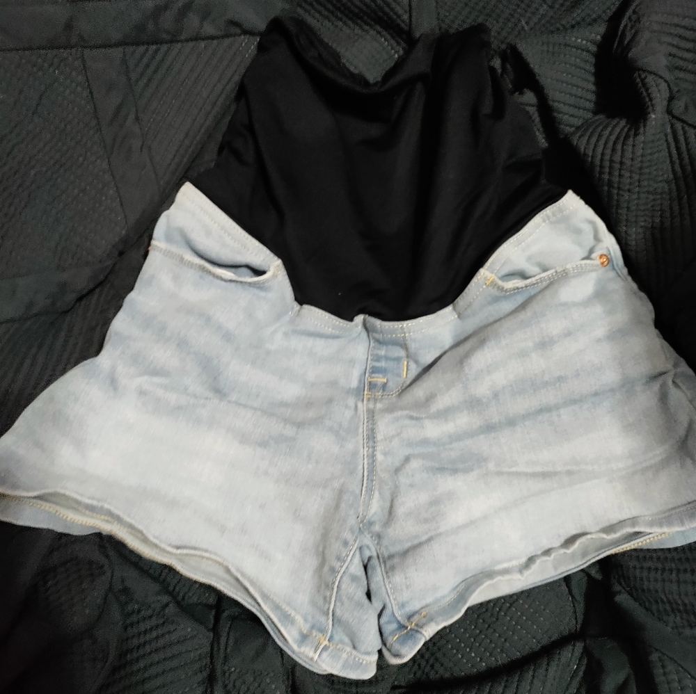 Maternity shorts